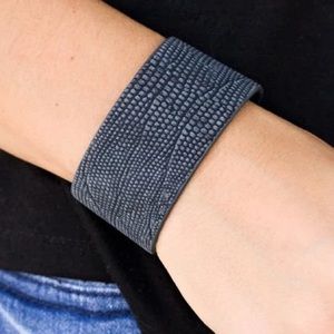 On Your BEAST Behavior Blue Urban Snap Bracelet